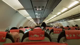 Отказал беременной: пассажира самолета поддержали в сети