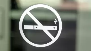 В популярной у казахстанцев стране началась война с электронными сигаретами