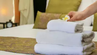 Блогер показала, что делать перед заселением в отель, и получила совет пройти терапию