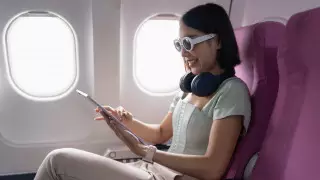 Долгие перелеты: как облегчить себе жизнь в самолете