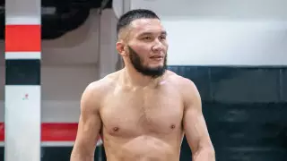 Спарринг бойцов из Бразилии и Казахстана едва не перерос в драку: видео