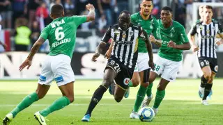 Казахстанский клуб подписал соперника Месси и Мбаппе