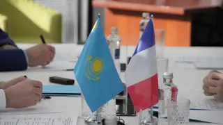 Талисман Олимпийских игр 2024 года прилетел в Казахстан