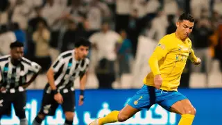 Криштиану Роналду - младший опередил отца в футбольном противостоянии