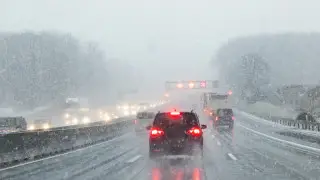 Участки дорог закрыли в трех областях страны