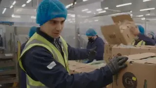 Уехавший в Великобританию узбек рассказал, как зарабатывает три тысячи долларов на "легкой работе"