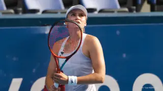 Елена Рыбакина вышла в финал, отдав второй сет "баранкой"