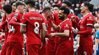 "Ливерпуль" возглавил чемпионскую гонку благодаря ошибкам "Арсенала" и "МанСити"