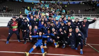 "Когда подписываешься на сумасшедшие идеи жены". Танец звезды сборной Казахстана покорил соцсети