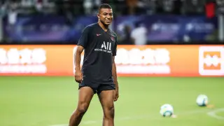 Мбаппе освистали собственные болельщики: форвард ответил голом