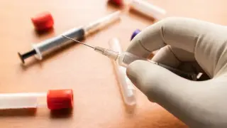 К выезжающим в отпуск казахстанцам обратились санврачи