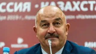 Черчесов приедет на матч Казахстана, но тренировать не будет