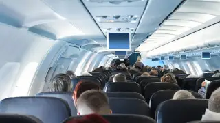 Почему обмен местами в самолете может стоить вам жизни, объяснила креатор