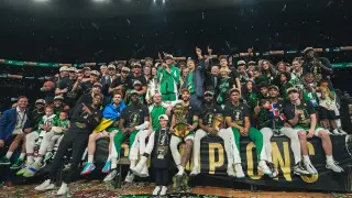 "Бостон Селтикс" завоевал рекордный чемпионский титул НБА
