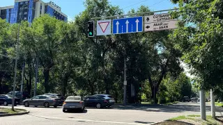 Левые повороты запретили на пересечении Гагарина и Абая в Алматы