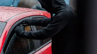 Три автомобиля стоимостью 90 миллионов тенге попытались похитить у жителя Алматы