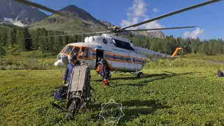 "Гуляла в горах":  на спасение женщины подняли вертолет в ВКО
