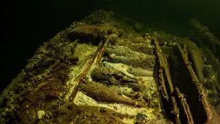Груженный шампанским корабль нашли дайверы на глубине моря