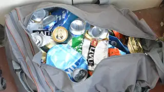 Тысячи банок, бумага, пластик и стекло: сколько тонн мусора собирают в поездах Казахстана