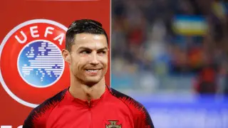 Криштиану Роналду удостоен специальной награды от УЕФА
