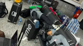 Звезд АПЛ бросили в “заброшенном аэропорту“: команда отказывается выходить на поле
