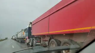 Более 400 грузовиков скопилось на границе с Узбекистаном