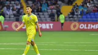 Кошмарную травму получил лидер сборной Казахстана по футболу
