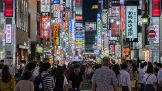 Не обниматься и не шуметь: туристам объяснили, как вести себя в Японии