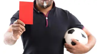 Стало известно наказание для арбитра после скандального видео