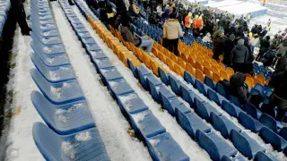 Заснеженные трибуны на матче с “Челси“ в Алматы: начато расследование