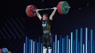 Казахстанский штангист выиграл титул после успеха на чемпионате мира