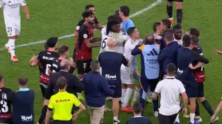 Матч “Реала” в Суперкубке Испании обернулся потасовкой: видео