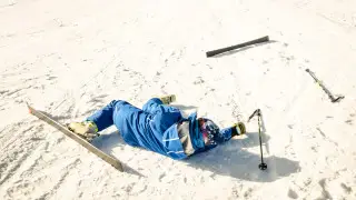 Трагедия на склоне в Альпах: туристка скончалась от столкновения с лыжником