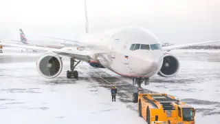 Популярные мифы о задержках самолетов развеяла бортпроводница