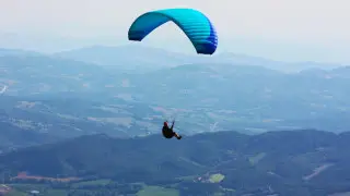 Трагедия в небе: туристка погибла, выпав из подвесной системы параплана