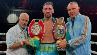 Соперник Алимханулы запросил “колоссальный“ гонорар за бой в Казахстане