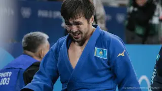 Елдос Сметов лишился звания после отъезда из Казахстана