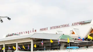 Неадекватный турист опозорился на глазах десятков людей в аэропорту