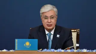 Президент Токаев наградил ряд казахстанцев