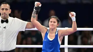 Назым Кызайбай трижды отправила соперницу в нокдаун на ЧМ: видео