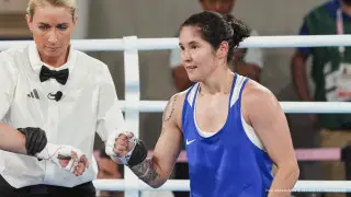 Назым Кызайбай стала трехкратной чемпионкой мира по боксу