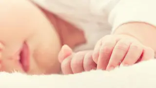 “Без слез смотреть на нее невозможно“: маленькой казахстанке 2 года не могли установить диагноз