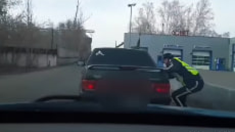 Кадры из видео