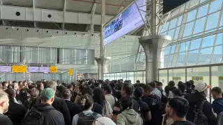 Сбой в работе аэропорта Алматы спровоцировал задержку рейсов