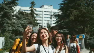 Изображение сгенерировано при помощи нейросети Midjourney