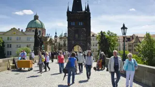 “Держат дистанцию и никогда не спешат“ - что удивляет казахстанцев в Чехии