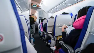Стюардесса раскрыла скрытую опасность обмена местами в самолете