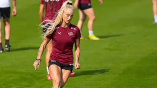 Красавица-футболистка поразила фанатов своими фото в межсезонье