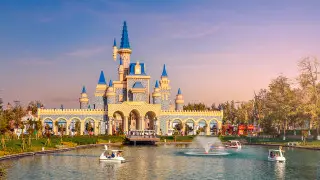 Без виз и пересадок. 5 бюджетных направлений для летнего отпуска за границей