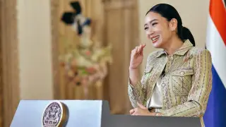 В Таиланде отстранили премьера из-за слива записи